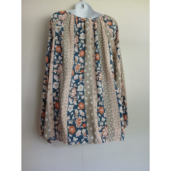 Andrée by Unit Plus Size Irene Floral Print Tie Neck Top 3X - Picture 5 of 7